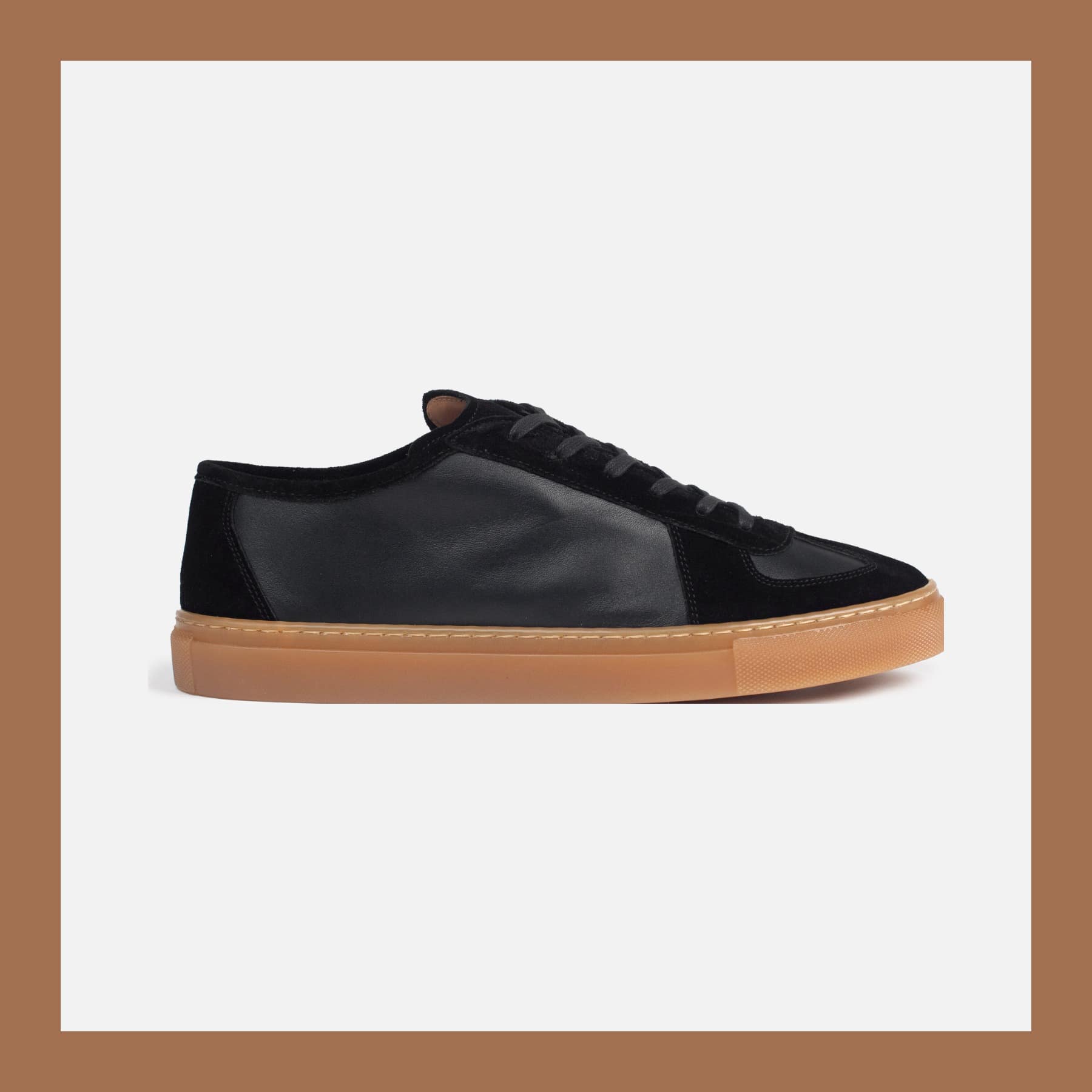 GORAL ROMA low-top trainer in black nappa leather and suede on a gum sole