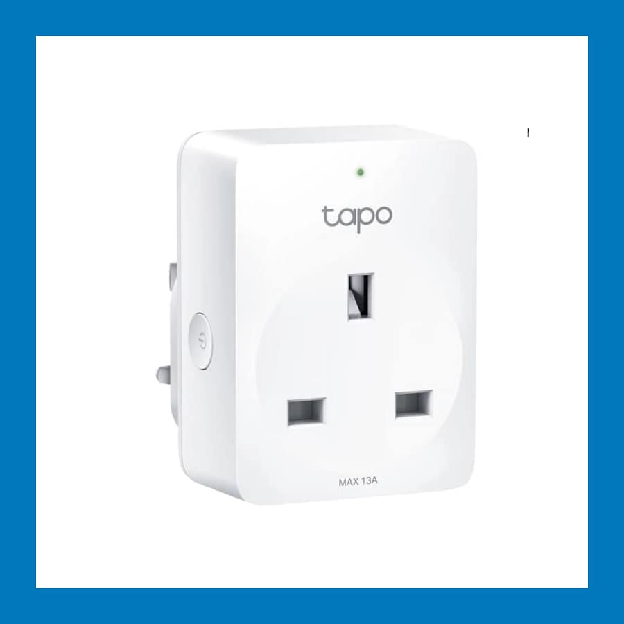 Tapo P110M Smart Plug UK version with Matter support, compact energy monitoring smart socket compatible with Alexa, Google Home, and Apple Home.